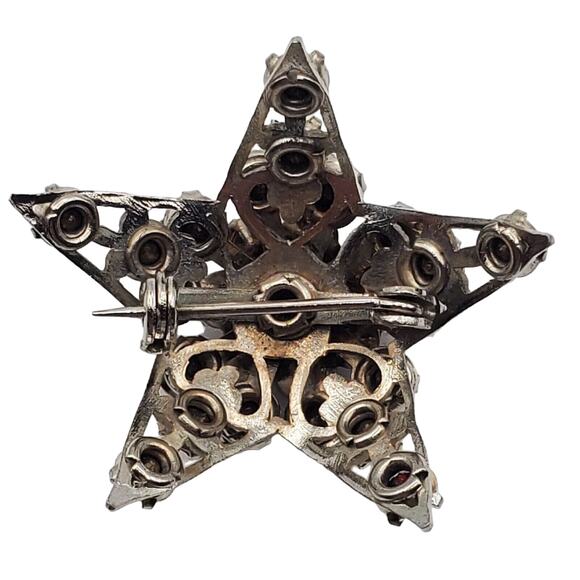 Tiny Red Star Dome Brooch Rhinestone Lapel Pin Silver Tone Vintage 1940s 1950s - Picture 4 of 5
